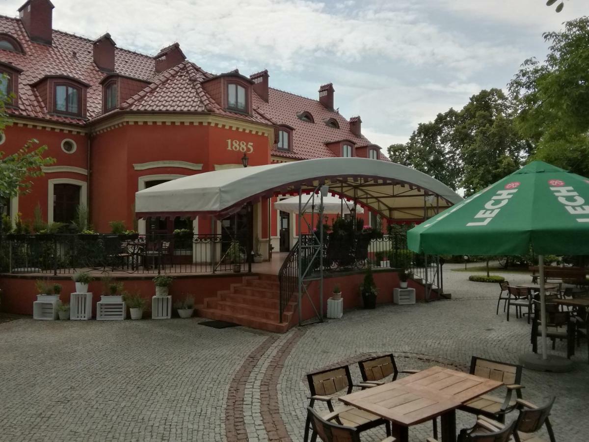 Dworek 1885 Ostrzeszów Extérieur photo